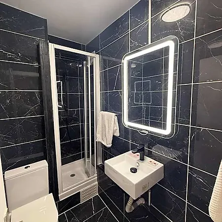 Hotel Victory Galou *