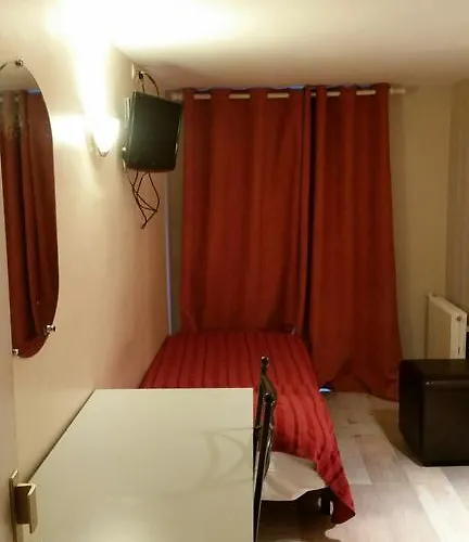 Victory Galou Hotel *