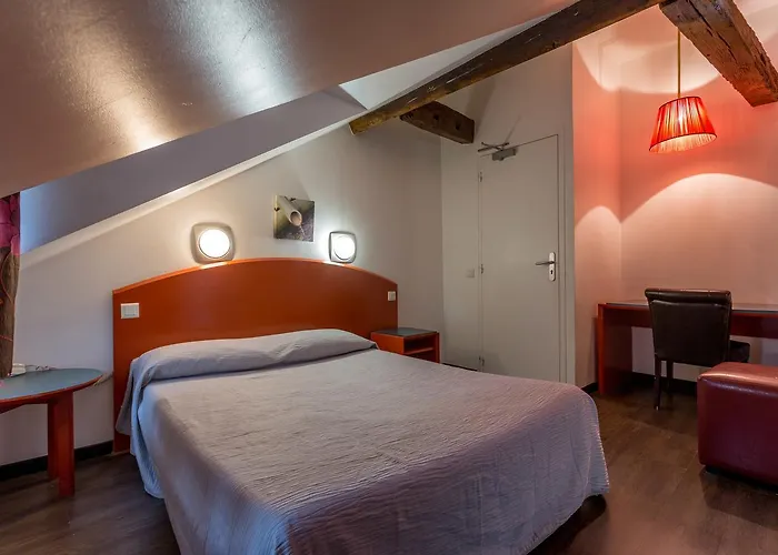 Victory Galou Hotel *